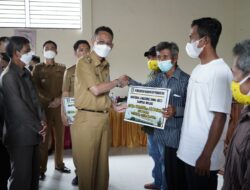 Pj. Bupati Pringsewu Launching BLT Penanganan Dampak Inflasi Bersumber APBD
