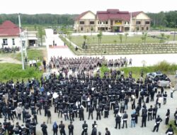 Tuntut Usut Tuntas Kasus Penembakan, Ribuan Warga PSHT Geruduk Polres Tubaba