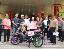 Dorong Masyarakat Bayar Pajak Tepat Waktu, Samsat Lambar Bagikan Doorprize