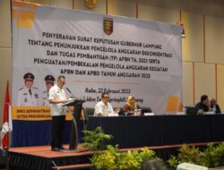 Gubernur Lampung Menyerahkan Surat Keputusan Penunjukkan Pengelola Anggaran Dekonsentrasi dan Tugas Pembantuan (TP) TA. 2023