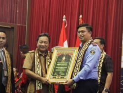 Gubernur Arinal Djunaidi Menerima Anugerah PWDPI Award Tahun 2023