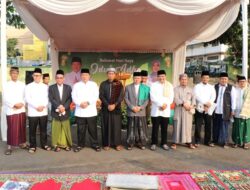 Gubernur Lampung dan Ketua TP PKK Provinsi Lampung beserta Jajaran Forkopimda Laksanakan Salat Id Hari Raya Idul Adha 1444 H