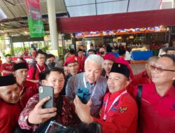 Melalui Vedeo Call Capres 2024 Ganjar Pranowo Sapa Warga Lampung Barat