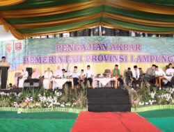 Hadiri Pengajian Akbar di Kota Metro, Gubernur Arinal Serahkan Sejumlah Bantuan