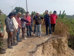 Bersama Kadis BMBK Provinsi Lampung Pj Bupati Tanggamus Tinjau Jalan Provinsi Ruas Simpang Kiluan–Kotaagung Timur.