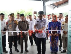 Pj. Bupati Tubaba Resmikan Gedung Baru Kantor Dpmpstp dan Disdukcapil Tubaba