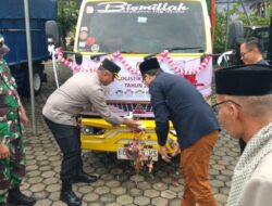 Kapolres Way Kanan Lepas Pendistribusian Logistik Pemilu 2024 di KPU Way Kanan