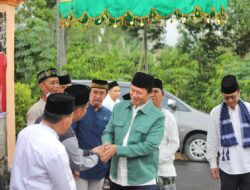 Nukman Salurkan Bantuan di Kecamatan Batu Brak