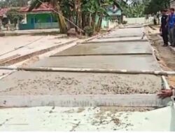 Realisasikan Dana Desa 2024 Pekon Enggalrejo Bangun Jalan Rabat Beton