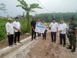 Pekon Tanjung Rusia Timur Bangun Drainase Dana Desa 2024