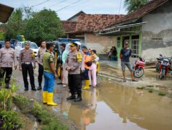 Pantau daerah Terdampak Banjir, Wakapolres Pringsewu : Banjir Mulai Surut