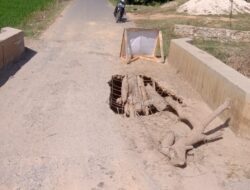 Tiga Tahun Rusak, Proposal Perbaikan Jembatan Penghubung Jalan Pekon di Pandasari Induk Selalu Ditolak