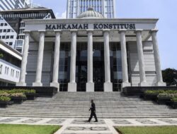 Mahkamah Konstitusi Tolak Gugatan Septi-Ade
