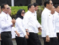 Diguyur hujan, Ela Azwar tetap semangat ikuti Gladi Pelantikan Kepala Daerah Terpilih