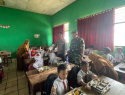 Kapolsek Blambangan Umpu Monitoring Pembagian MBG di SDN 2 Negeri Baru