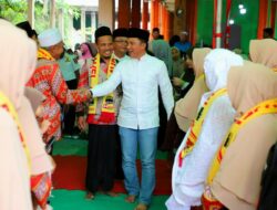 Bupati Parosil Mabsus Lepas 79 Jamaah Umroh