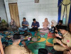 Bupati Parosil Kunjungi Pengurus Muslimat NU Korban Kecelakaan
