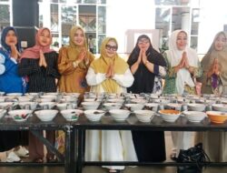 Jumat Berkah di Islamic Center Tanggamus, TP PKK Bagikan Ratusan Porsi dan Tebar Semangat Silaturahmi