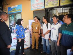 Bupati Way Kanan Tinjau Layanan Samsat, Pastikan Program Keringanan Pajak Kendaraan Berjalan Optimal