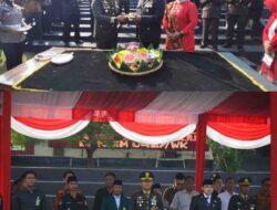 WUJUD NYATA SINERGITAS KOMANDAN KODIM 0427/WAY KANAN HADIRI PERINGATAN DIRGAHAYU POLRI KE 80
